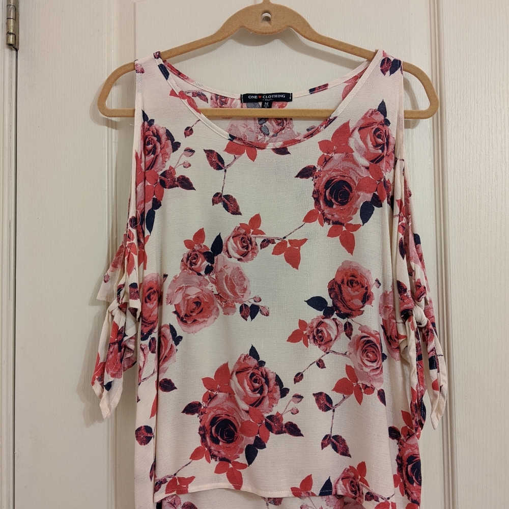 ONE CLOTHING Cold shoulder top NWOT